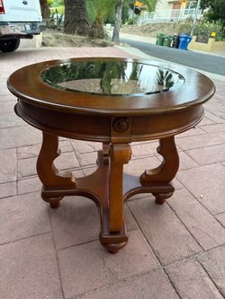 Mesa de madera (t a b l e)