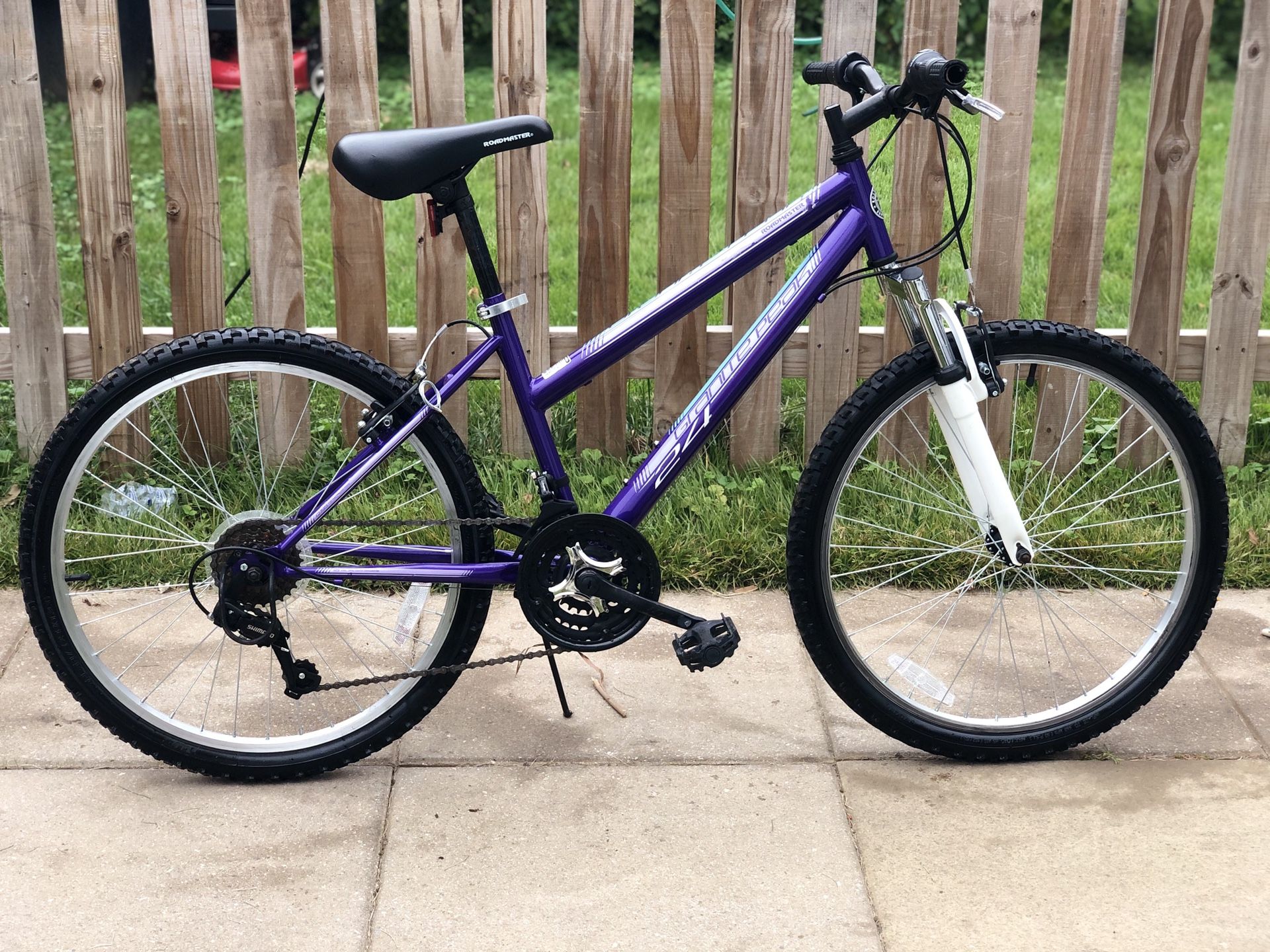 24 inch mountain bike, like new