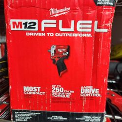 Milwaukee M12 Impact Wrench 3/8