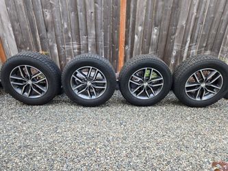 JEEP 18" WHEELS W/ NOKIAN SNOW TIRES  <200 miles