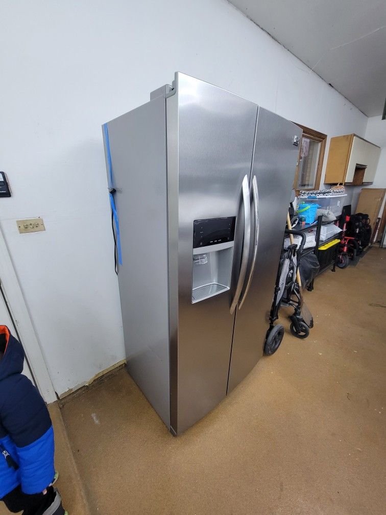 Frigidaire Refrigerator