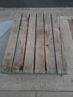 Pallet 36" by 48" FREE pick up in LA Mirada