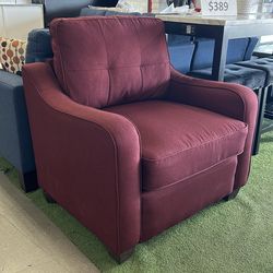 Accent Chair Floor Model Sale!