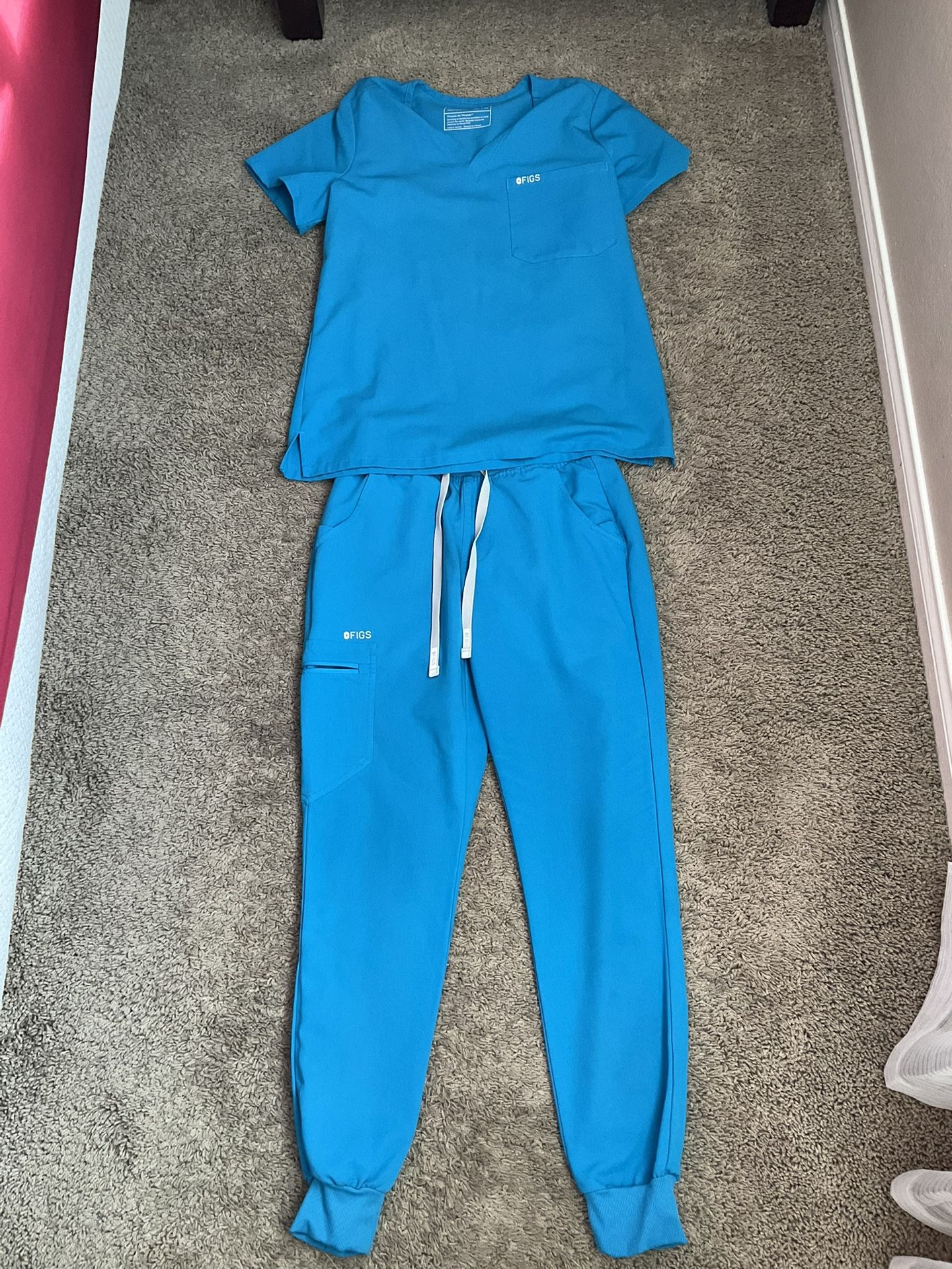 Like New Set Figs Women Scrub