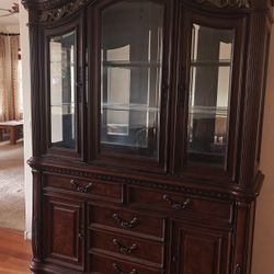 San Marino Dining Buffet (Hutch)