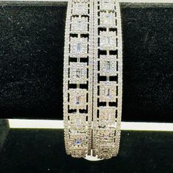Endless Affection: Exceptional Bracelet For Your Love 