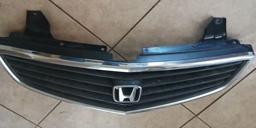 99 -04 Honda odyssey front grill