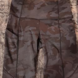 Lululemon Camo Shorts (Size 4)