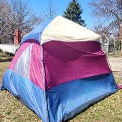 10 Person Quick Pitch Cabin Tent (11x11)