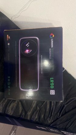 LR50 PROJECTOR BRAND NEW WITH SCREEN