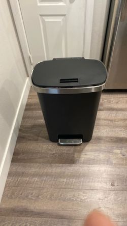 Simple human trash can