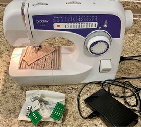 Easy to use Brother sewing machine model XL-2600 Excellent working condition