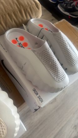 Nike mind sandals