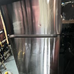 Samsung 21 Cu. Ft. Top Freezer Refrigerator With Flex Zone