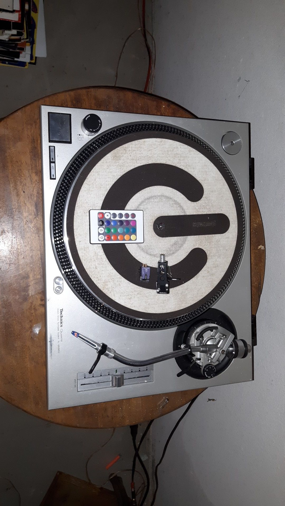 Technics SL-1200MK2 Turntable with Roadrunner Case