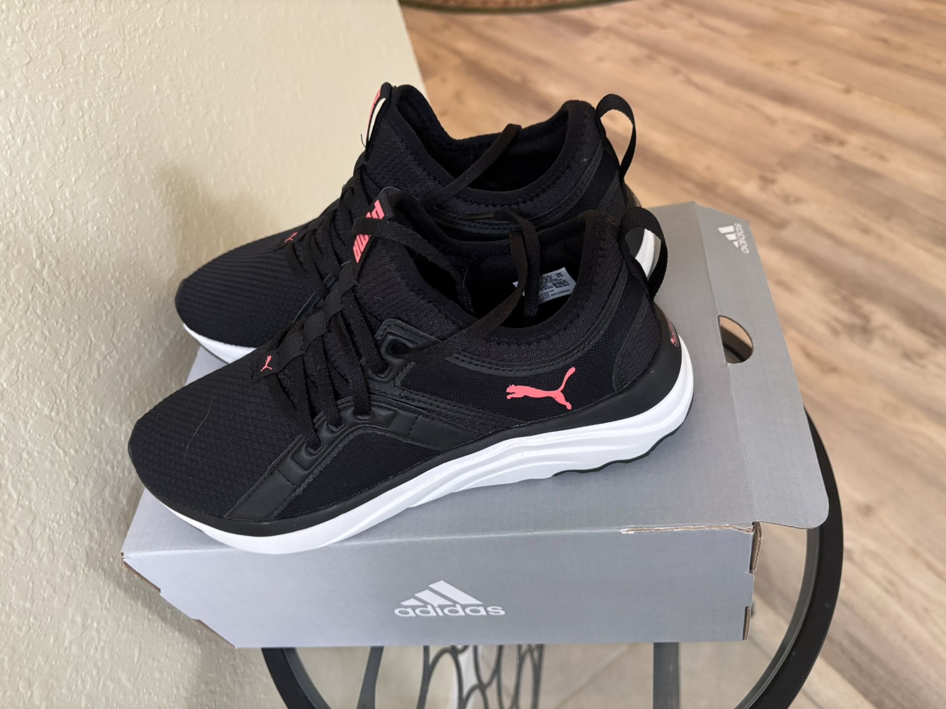 Women’s puma Shoes(NEW)