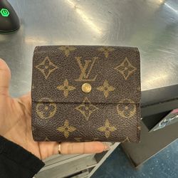 LOUIS VUITTON (‼️ASK FOR KASSY‼️)