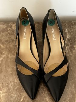 NINE WEST HEELS SIZE 8 BLACK