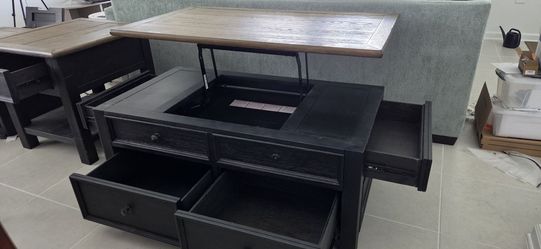 Tyler Creek Living Room Furniture Set