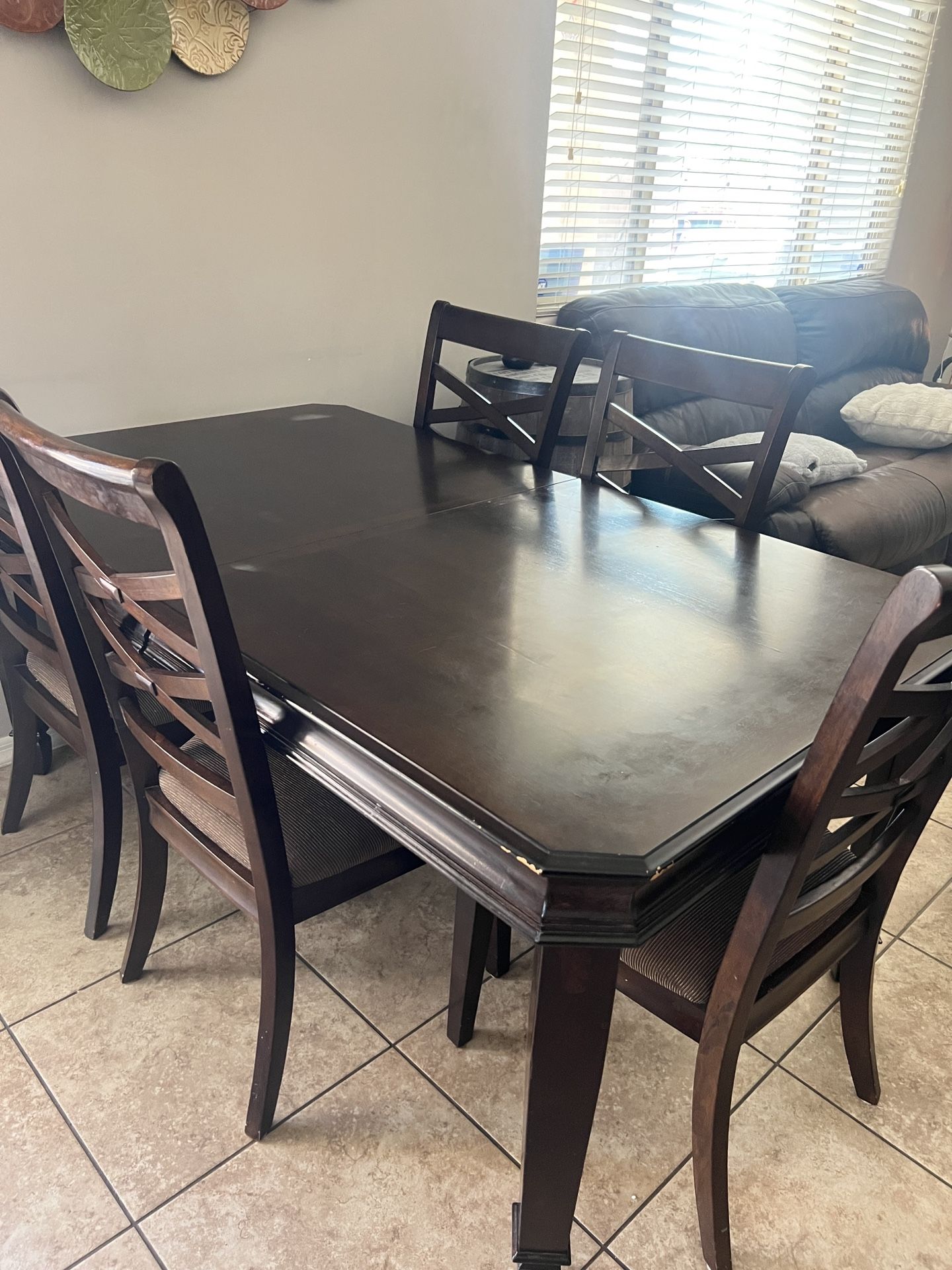 Ashley Furniture Kitchen Table With Lead & 5 Chairs