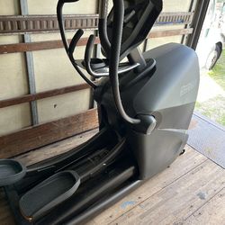 Octane XT4700 Elliptical