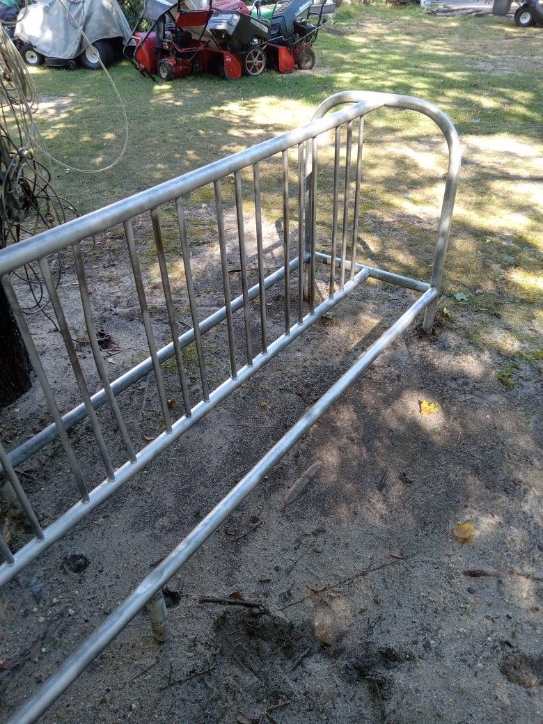 Giant Bile Sale. /////// Pending Pickup//////