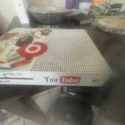 Broken Xbox One S FOR PARTS 