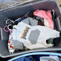 Full Of  Onesies  Mix And Baby Clothes $40 All Of It 
