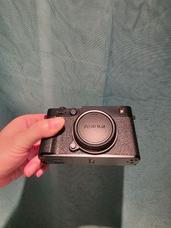 FUJIFILM X-E5 Mirrorless Camera