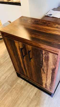 Nice liquor cabinet with shelve