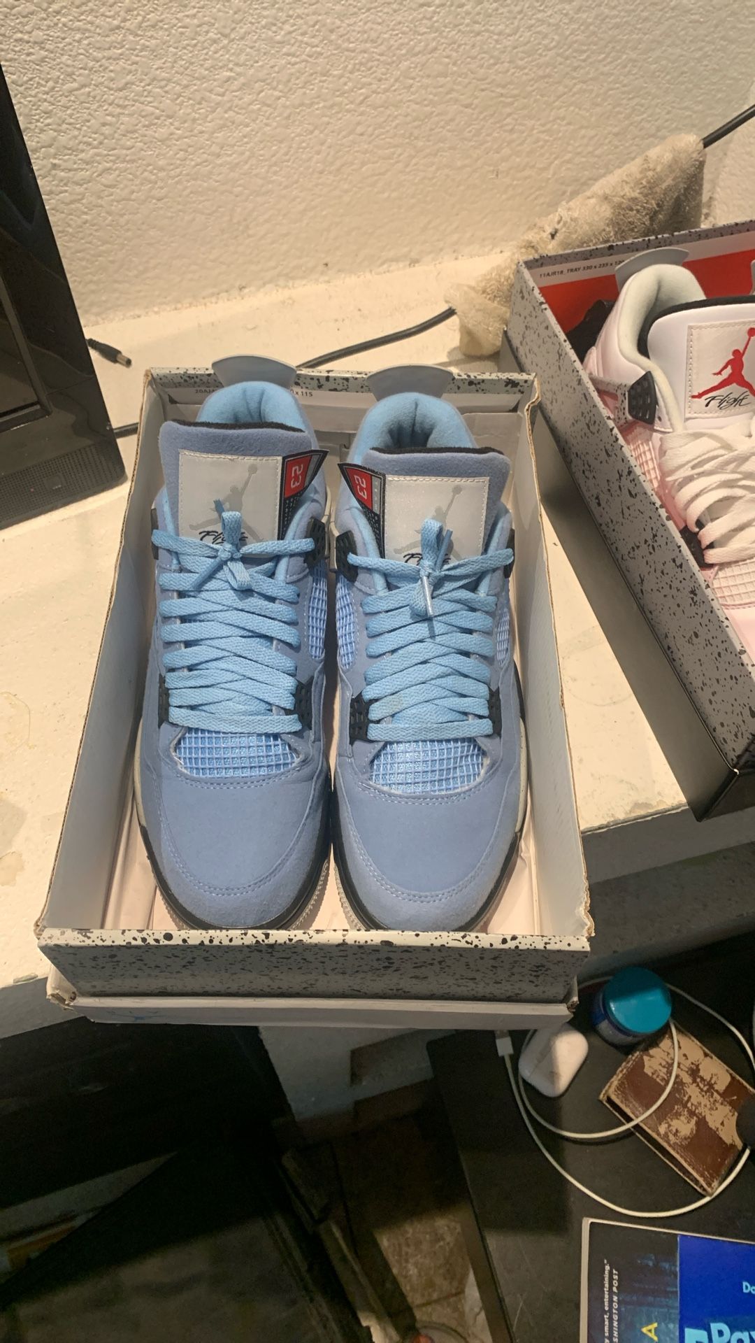 Jordan 4 UNC