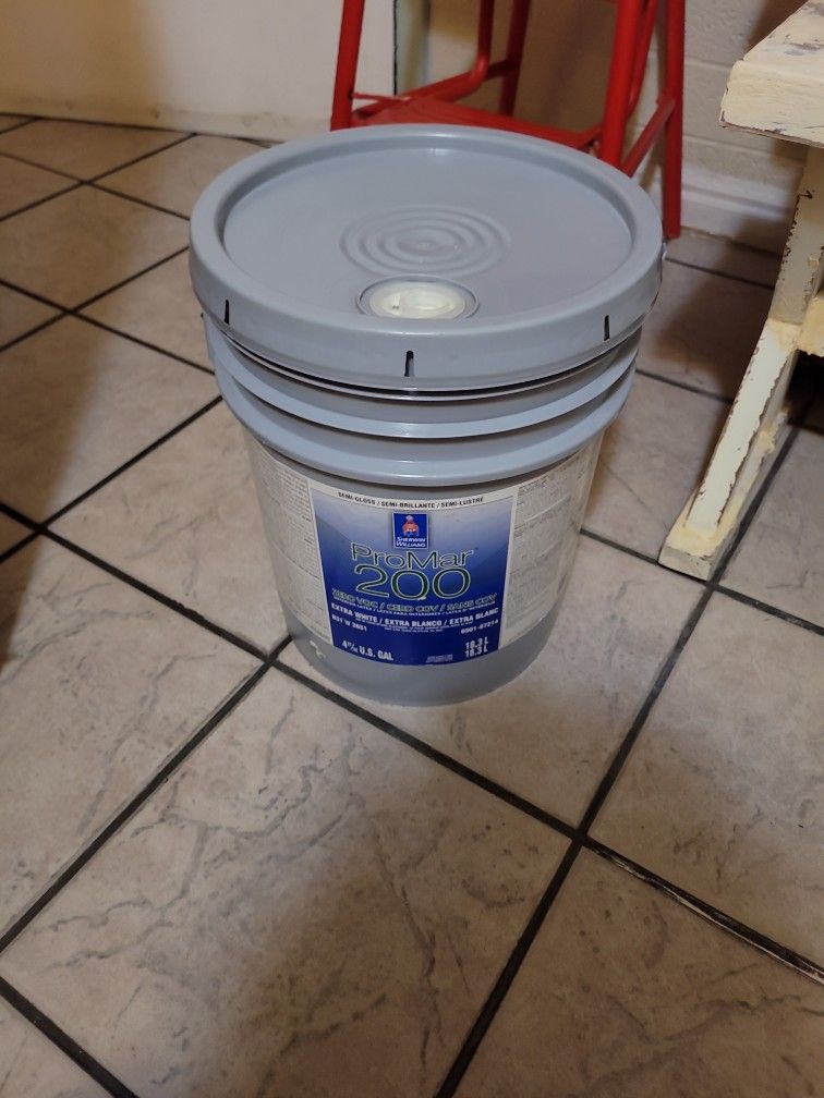 Shermin Williams Extra White Paint