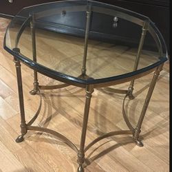 WILLIAMS SONOMA COFFEE TABLE OR END TABLE 