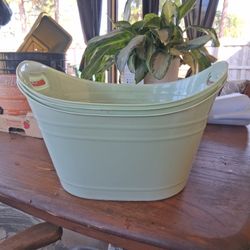 Plastic Contour Basket 