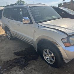 2001 Mitsubishi Montero - Parts Only #QC9