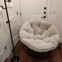 Papasan Chair and Floor lamp 