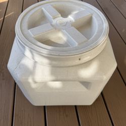 Gamma Vault Pet Food Storage Container 