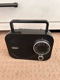 Jensen Portable Transiter AM/FM Radio