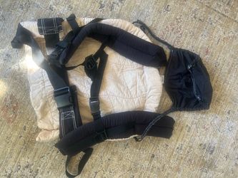 Ergobaby Baby Carrier with Infant Insert and Head Cover