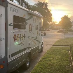 2007 Itasca Navion Winnebago 23j Low Miles! Mint! 