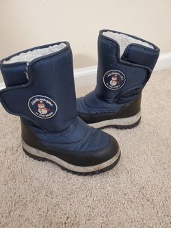 Toddler snow boots size 8UK( us size 9 i guess 😄