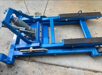 K&L MC550 motorcycle lift