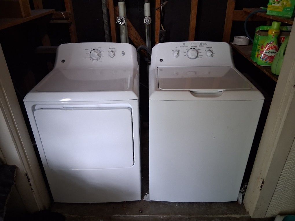 GE Washer And Dryer Set....like New