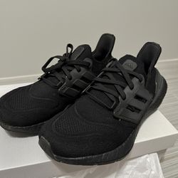 Ultra Boost 22 Triple Black