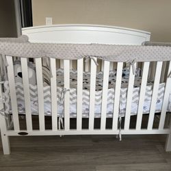 Graco 5-in-1 convertible crib