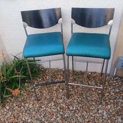 2 PUB STYLE BARSTOOLS