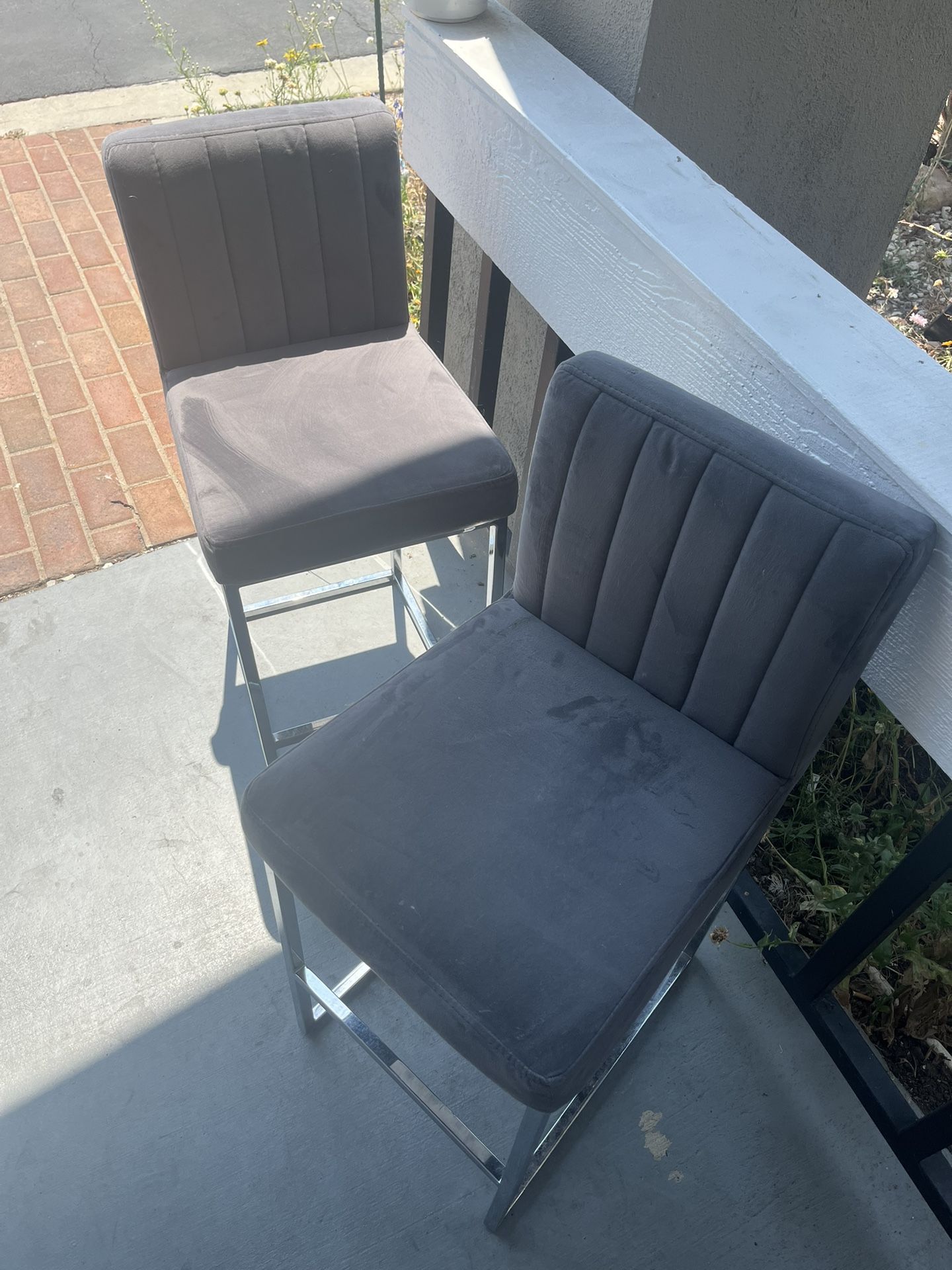2 Padded Bar Stools – Great Condition