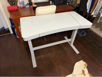 White adjustable desk