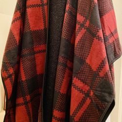 Like New • Women’s Red/ Black Thick Warm Cape (Riverside)