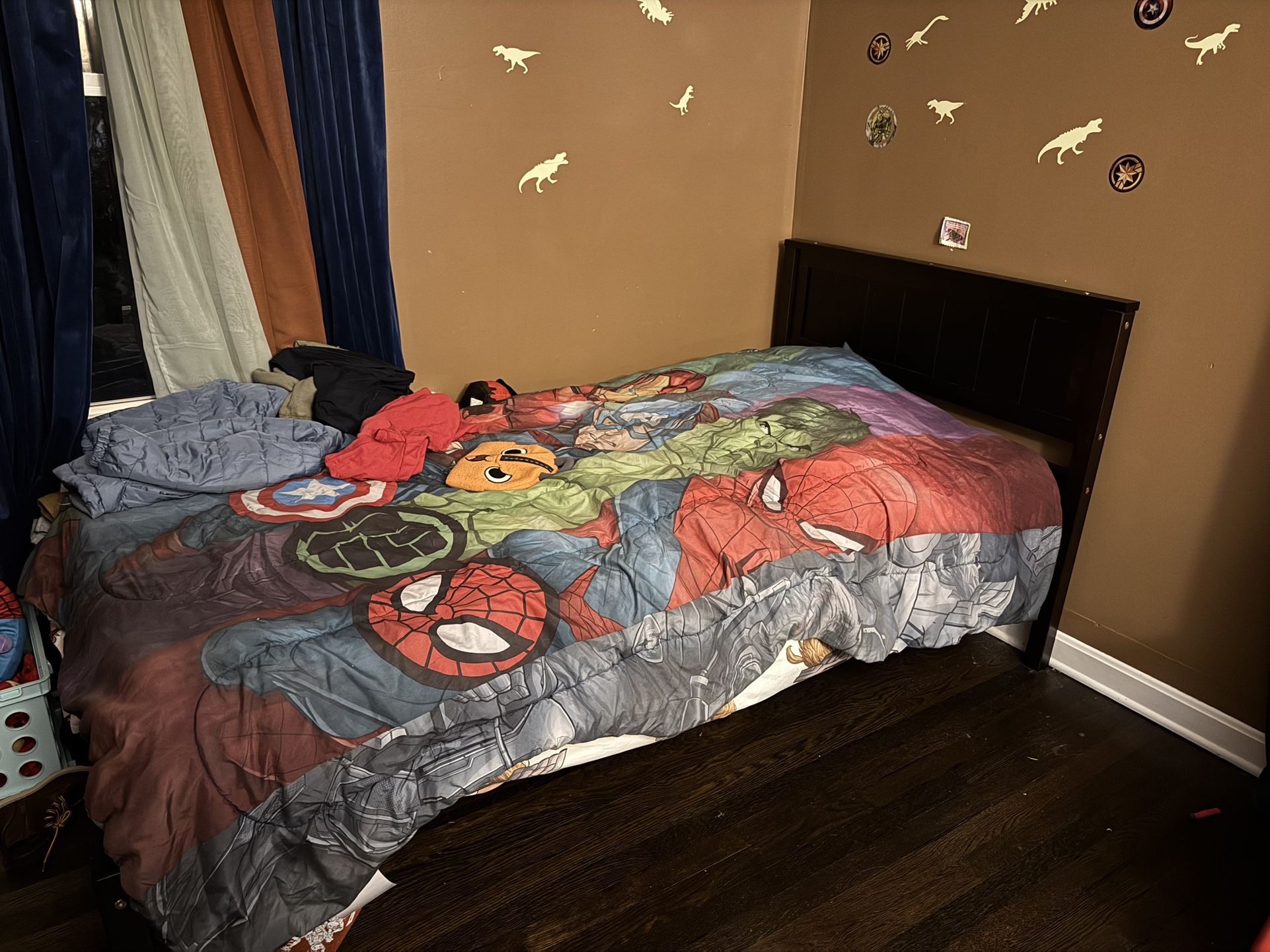 TWIN BED FRAME
